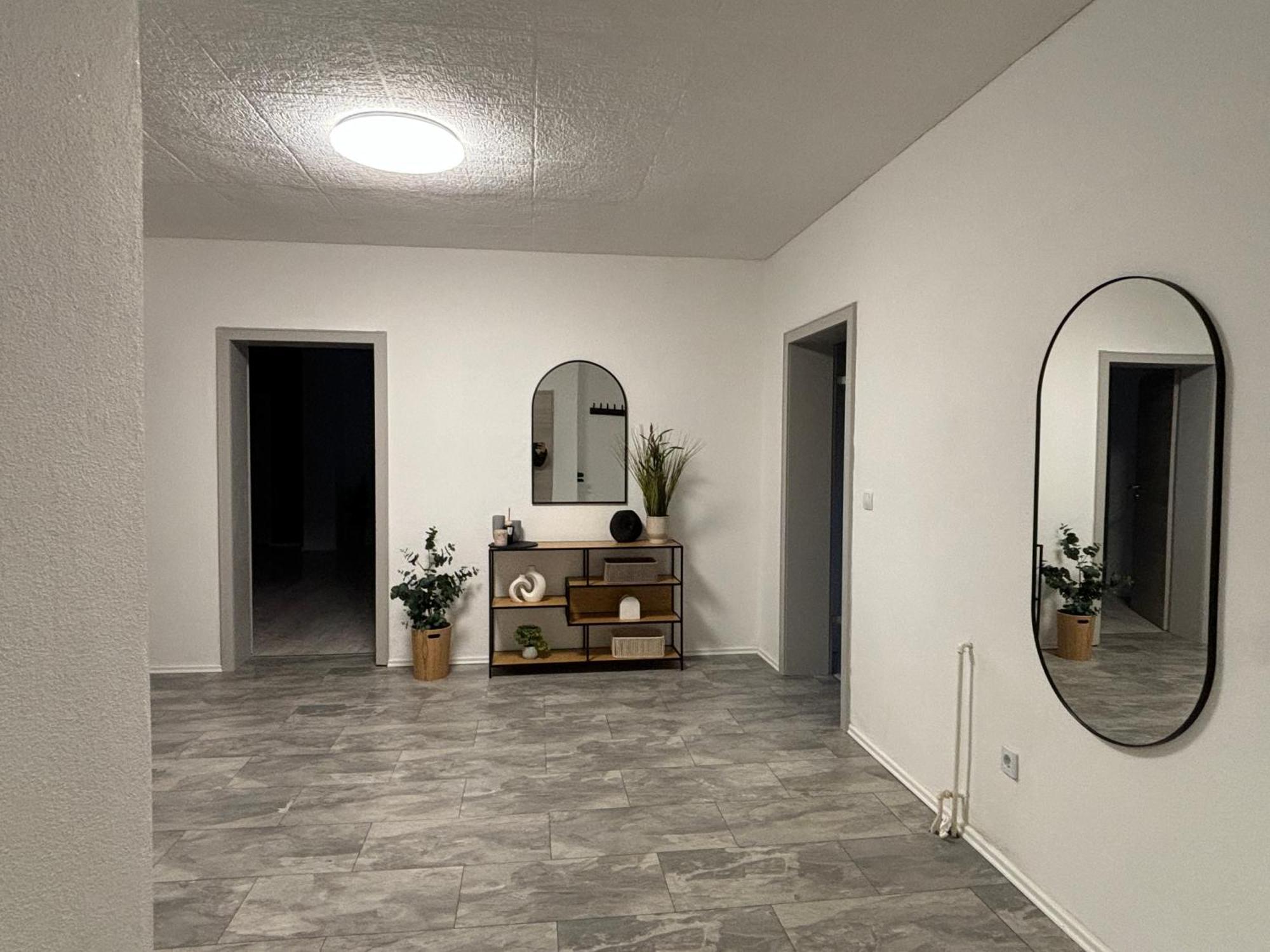 140Qm - 4 Zimmer- Parkplatz - Autobahn - Blauer See - Mallibase Apartments Garbsen Exteriér fotografie